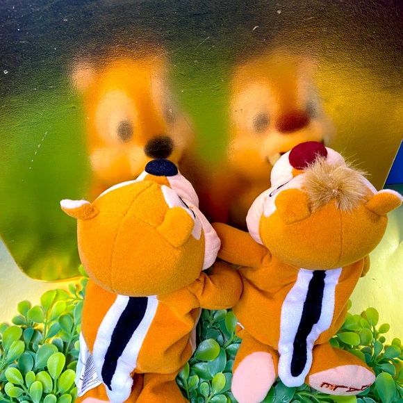 DISNEY EXCLUSIVE NWOT VTG 90s CHIP & DALE COLLECTIBLE RETIRED BEAN BAG PLUSH - Picture 2 of 10